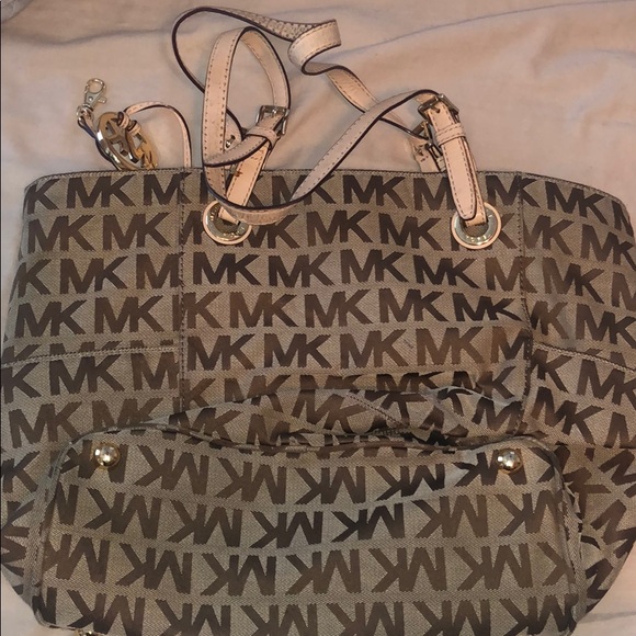 Michael Kors Tote Bag - Picture 2 of 4